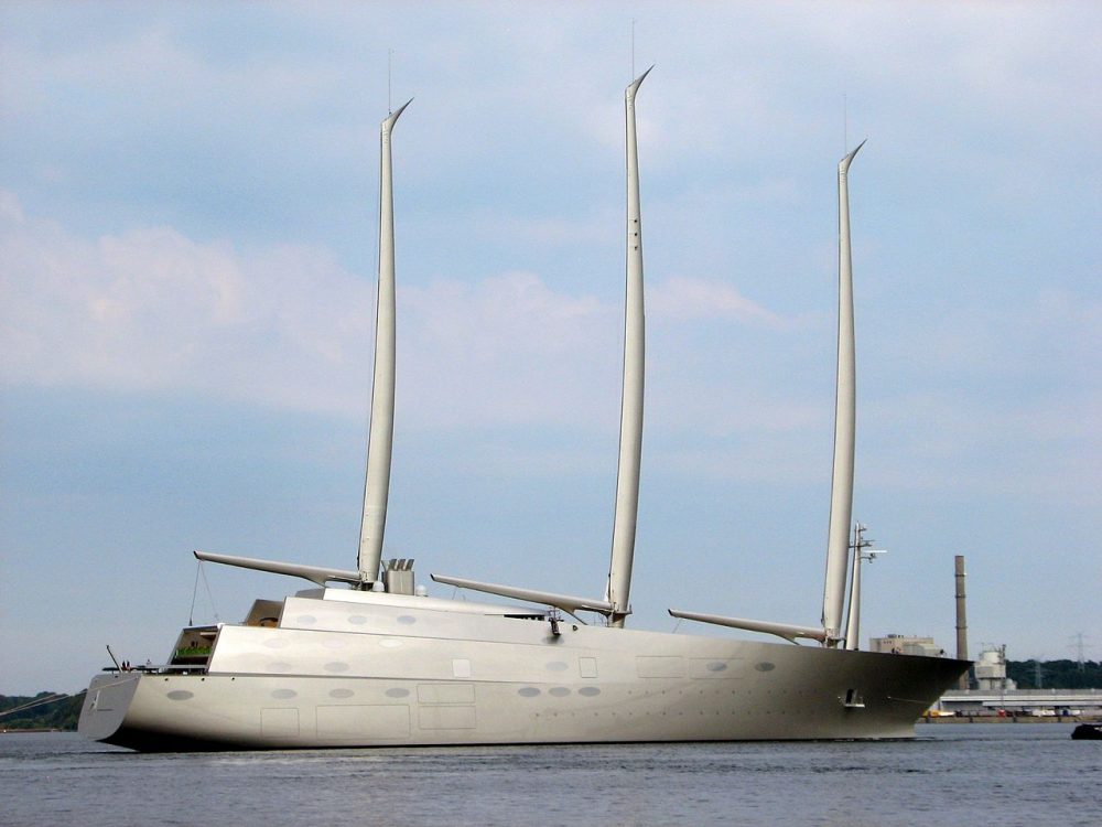Sailing_Yacht_A,_starboard